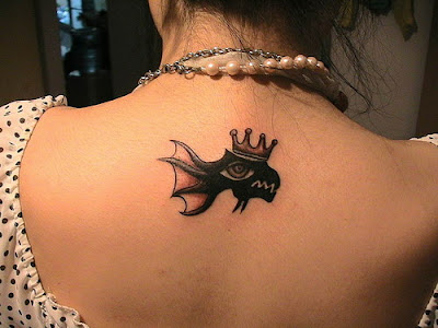 Source url:http://tattoos6.blogspot.com/2009/12/gold-fish-free-tattoo-design 