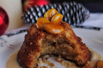 Receta de Bizcocho cremoso de turrón con almendras caramelizadas
