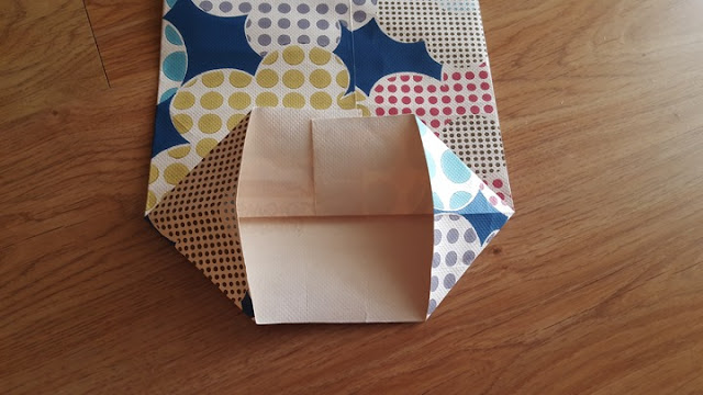 Upcycled: gift bags made from vintage wallpaper (with tutorial)