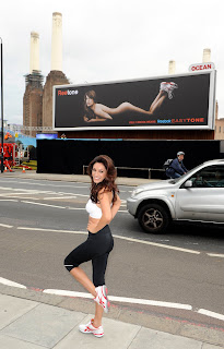 Kelly Brook sizzles in spandex