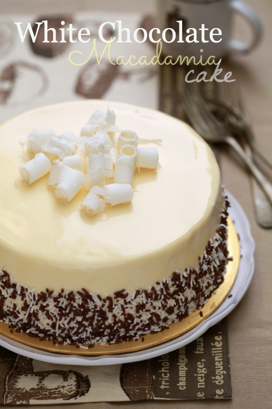Masam manis: WHITE CHOCOLATE MACADAMIA CAKE