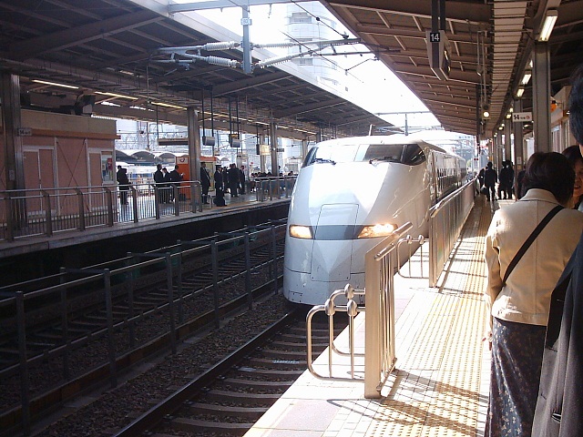 Why japanese trains are very fast