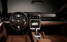 Interior view of 2011 Porsche Cayenne Hybrid