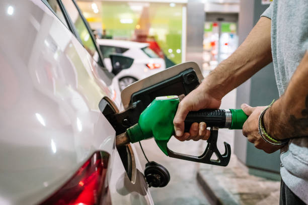 Precio de los combustibles siguen bajando