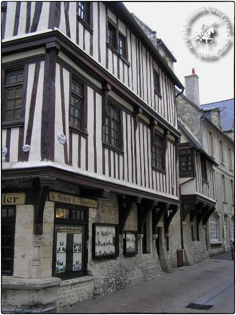 BAYEUX (14) - Maisons à pan de bois