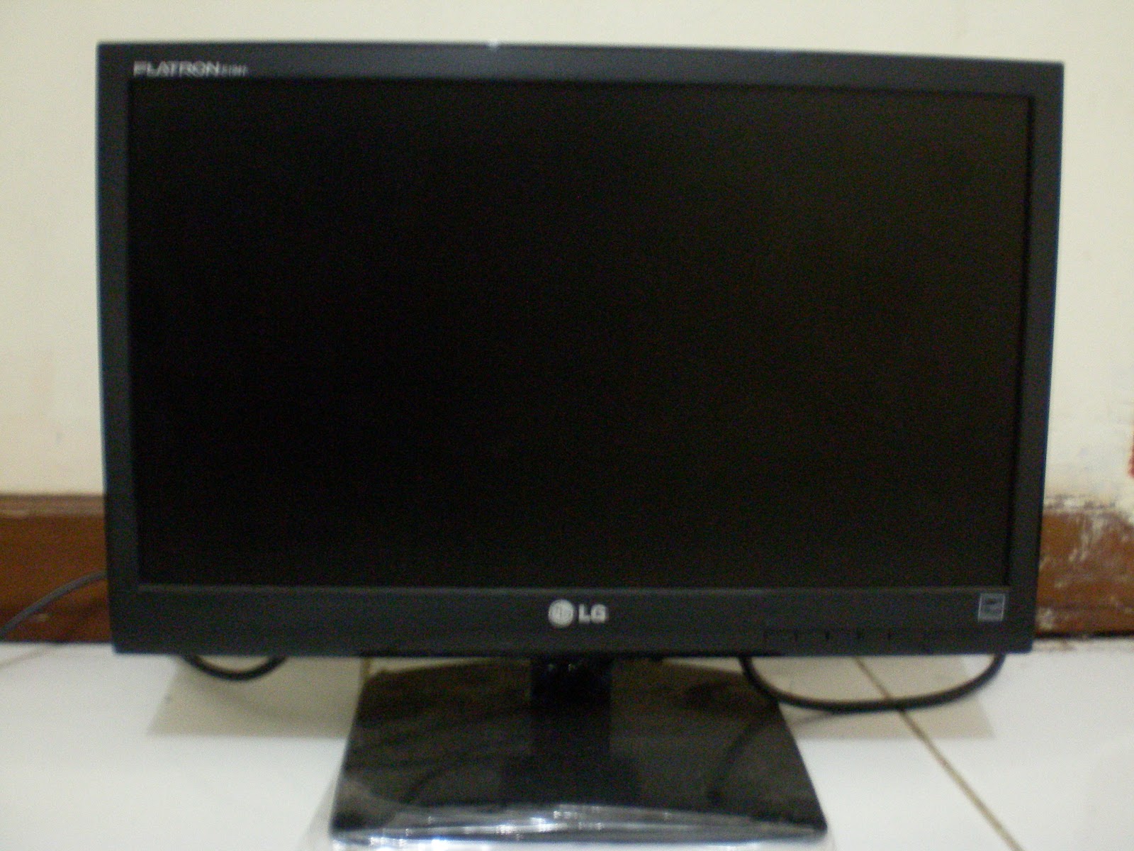 Shadow Company: Monitor LCD LG Flatron E1941 + Tv (Lcd 