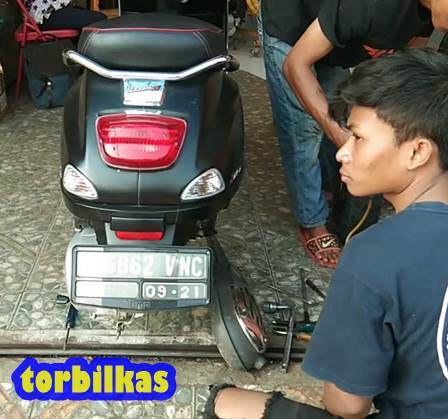 Kampas rem jepangan dipasang di vespa matic