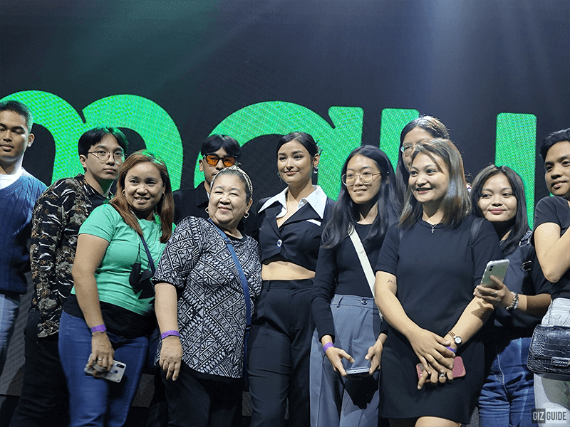Hope Soberano's picture with fans