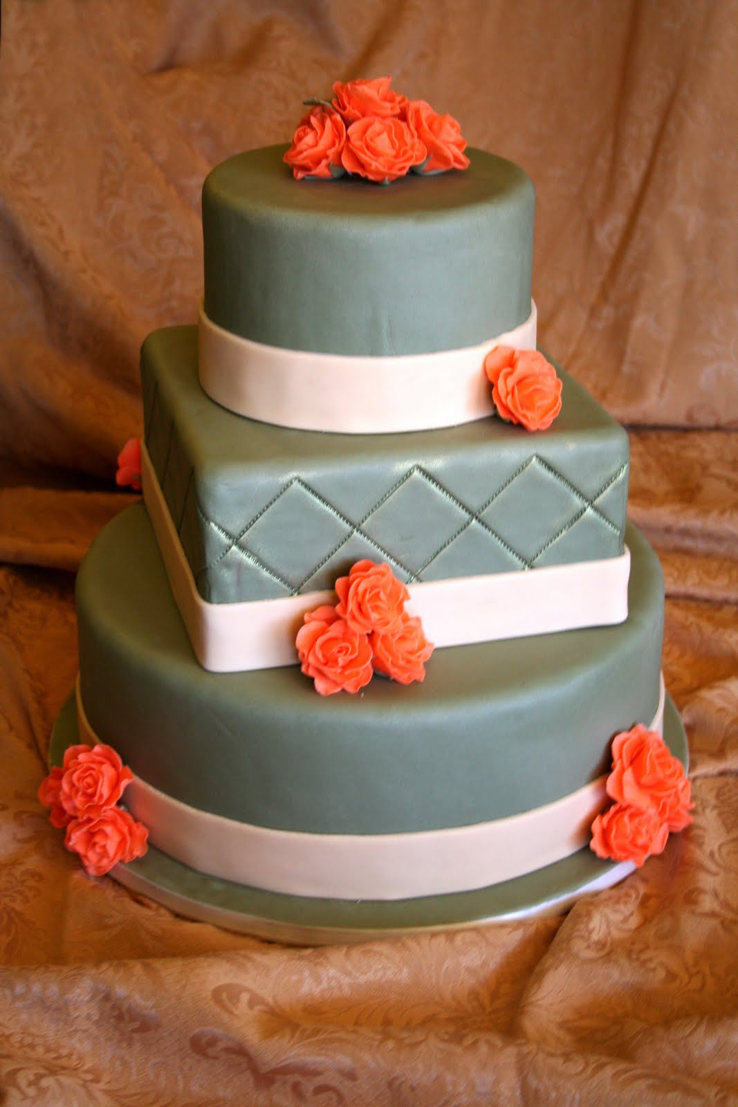 do an Autumn wedding cake.