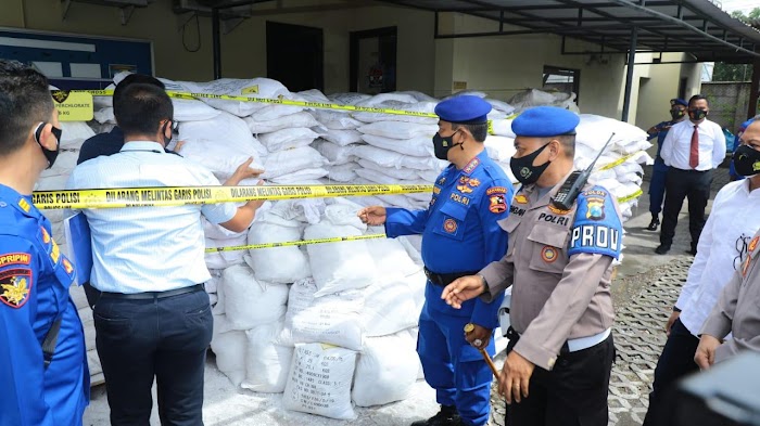 Baharkam Polri Ungkap 16 Ton Bom Ikan di Bangkalan Madura Jatim