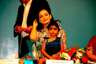 Dia Mirza photo