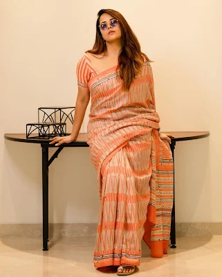 Anasuya Bharadwaj graceful looks in saree photoshoot