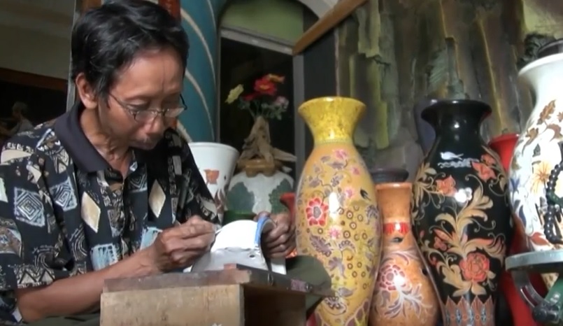 Hebat guci batik karya warga Kebumen ini diminati 