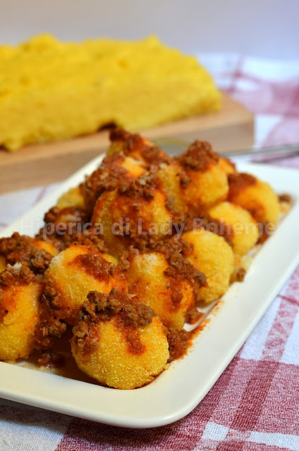 hiperica_lady_boheme_blog_di_cucina_ricette_gustose_facili_veloci_polpette_di_polenta_fritte_2