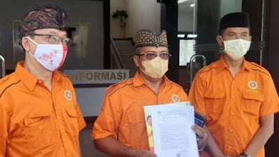 Sesajen di Semeru Ditendang, Ormas Hindu Murka Laporkan Pria Penendang ke Polda Jatim