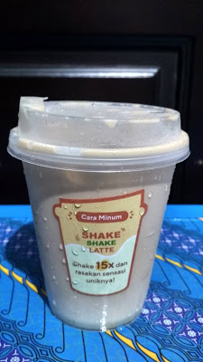 Review Iced Shake-Shake Latte 2