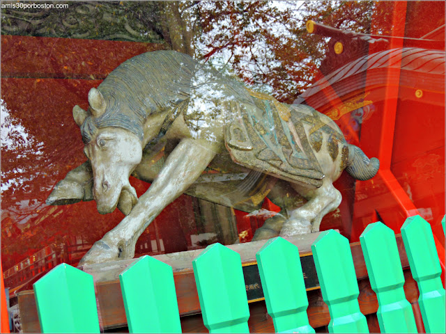 Escultura de Caballo en el Santuario Kanda Myojin