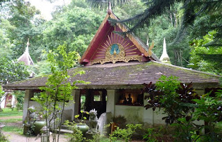 Chiang Mai, Wat Sakithaka o Wat Pha Lat o el Templo de la Roca Inclinada.