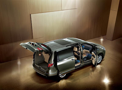 2011 Buick GL8 Luxury Minivan