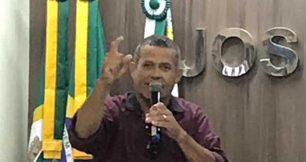 Em Icapuí, vice-prefeito detona prefeito e desmoraliza vereadores na Câmara