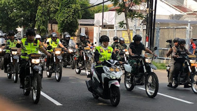 Gubernur Khofifah Naik Motor Keliling Gereja di Surabaya untuk Memastikan Persiapan Natal  Lancar Aman dan Damai