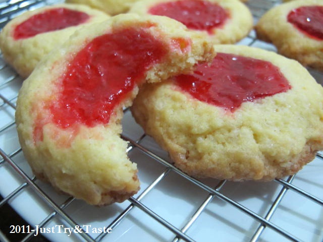 Resep Thumbprint Cookies dengan Selai Strawberry  Just 