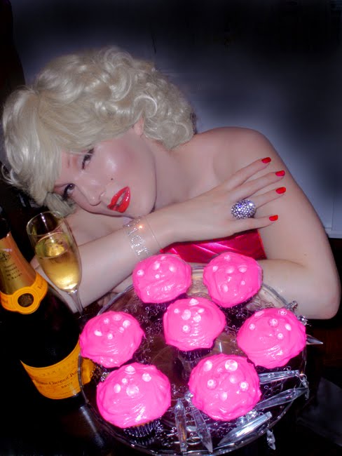 Darian Darling as Marilyn Monroe in Gentlemen Prefer Blondes with Blonde Lorelei coconut cupcakes recipe