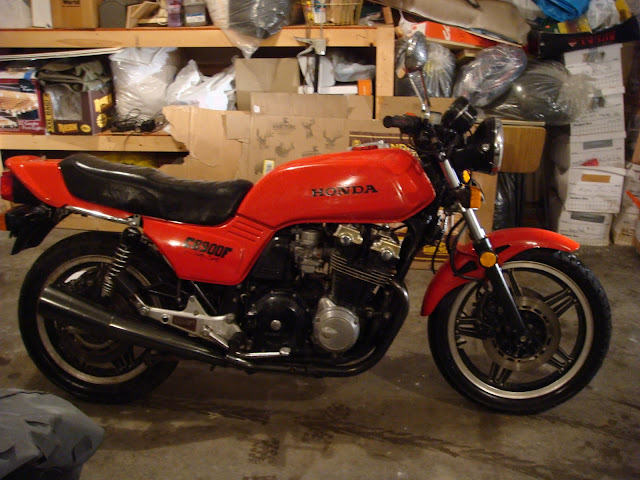 Honda CB900F Front look