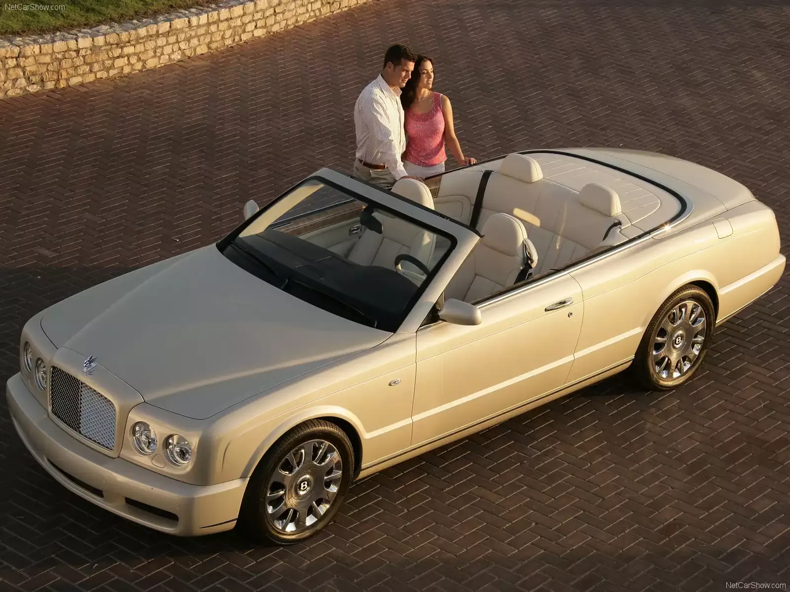 Hình ảnh xe ô tô Bentley Azure 2006 & nội ngoại thất