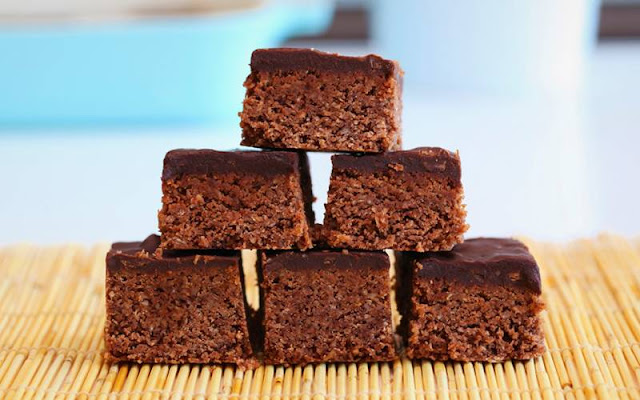 CHOCOLATE PEANUT BUTTER PROTEIN BARS,
