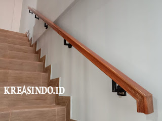 Railing Stainless dan Handrail Kayu pesanan Bu Andies di Juanda Depok