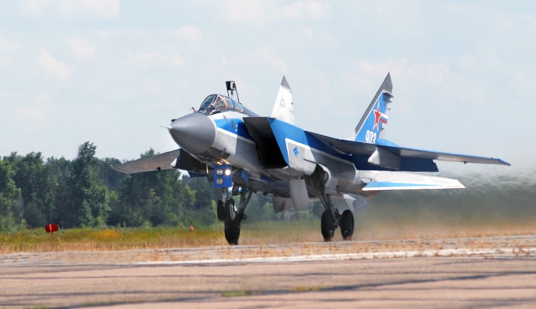 GAMBAR PESAWAT TERBANG jet tempur MiG 31 Foxhound 