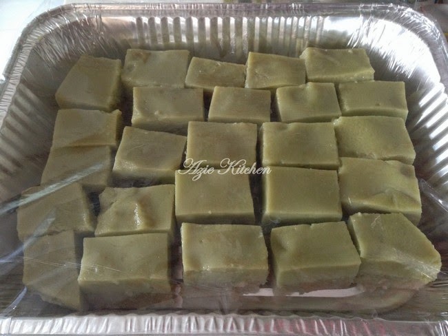 Kuih Seri Muka Istimewa Azie Kitchen - Azie Kitchen