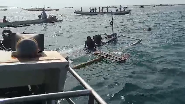 Susana berubah panik saat sampan terbalik saat ritus Nyelamak Dilauq digelar
