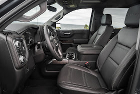 Interior view of 2019 GMC Sierra Denali 1500 4WD