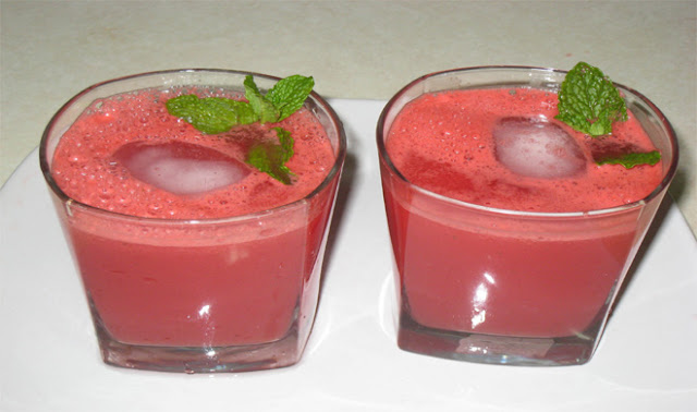 अपनों का बदलें मिजाज़, पिलायें टेस्टी वाटर मेलन ड्रिंक(how to make watermelon drink at home)