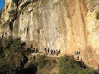 Sota les Penyes del Corral a prop de la cascada