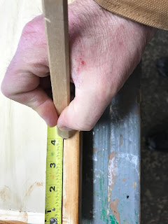 Marking location for hinges
