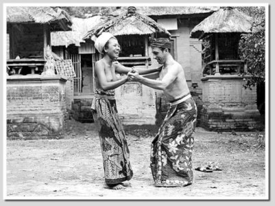 Masarakat Bali dengan Turis thn 1930