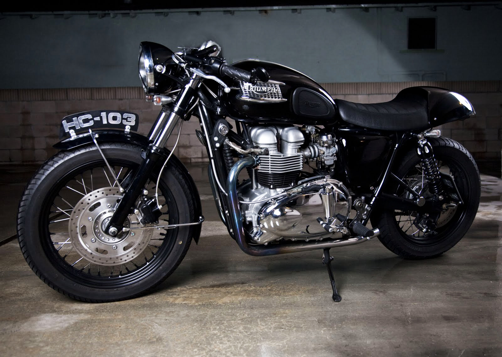 triumph thruxton for sale  /s1600/triumph-bonneville-t100-cafe-racer-road-race-motorsports-1.