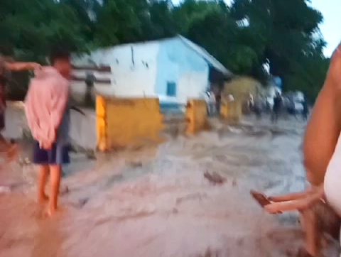 SE DEBORDÓ EL RÍO MADRE VIEJA EN LA PASTORA