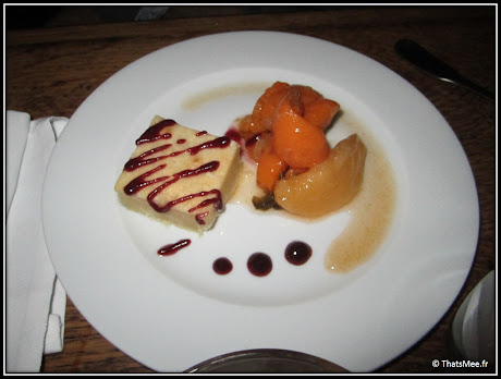 nouveau resto bistrot Poulette rue Etienne Marcel Paris, dessert compotée pêches financier maison