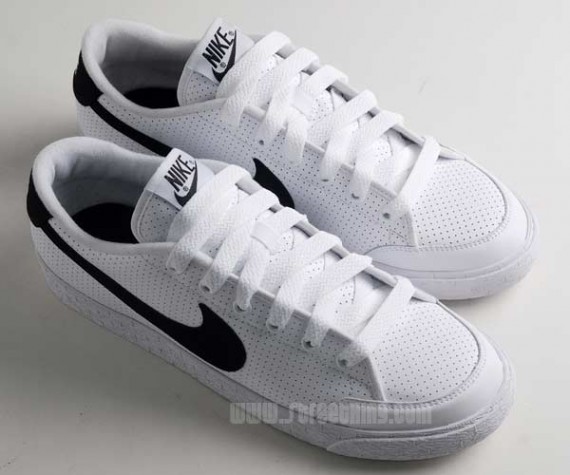 to Wear Nike Tennis Shoes