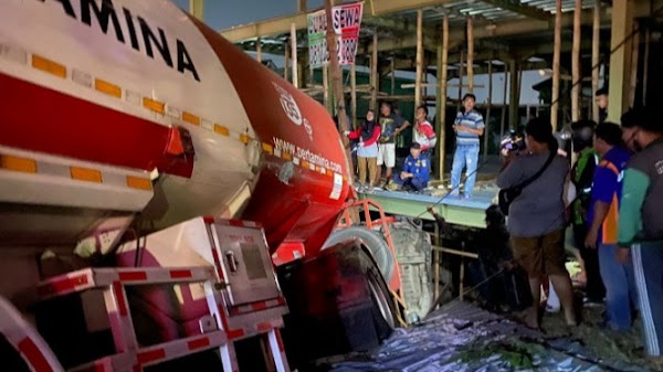 Terjadi Lagi! Truk Pertamina Kecelakaan di Semarang, Kernet Tewas Terjepit