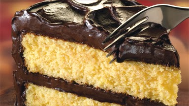 duncan hines yellow cake with chocolate frosting