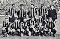 ATALANTA BERGAMASCA CALCIO - Bérgamo, Italia - Temporada 1957-58 - El equipo de Bérgamo se clasificó 14º en la Serie A italiana