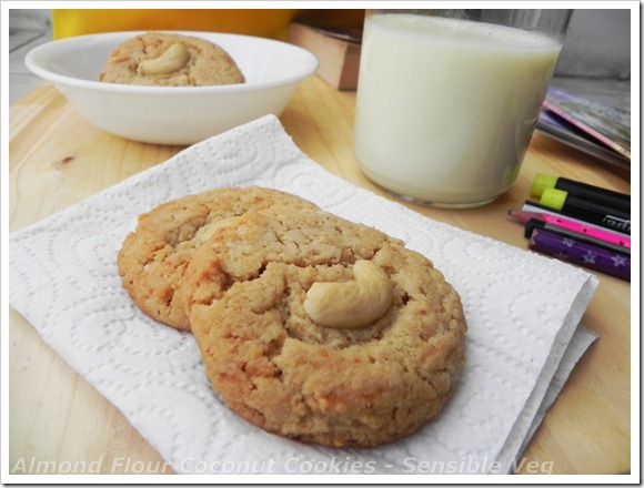 almondflourcoconutcookies1