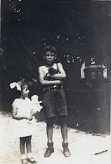 Caroline, David and Cat Wright, 1934