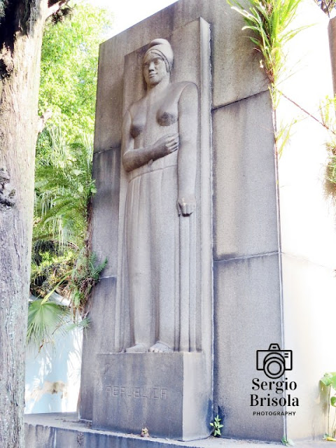 Celso Antônio de Menezes - Escultura República - Mausoléu Carlos de Campos - Cemitério da Consolação