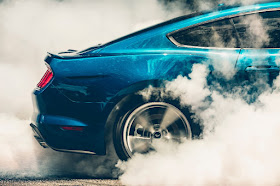 Rear tire smoking of 2018 Ford Mustang GT Premium